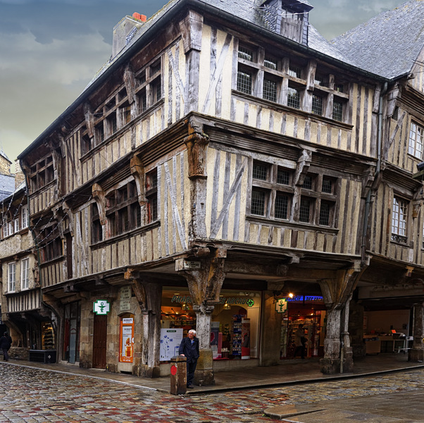 Dinan 1240